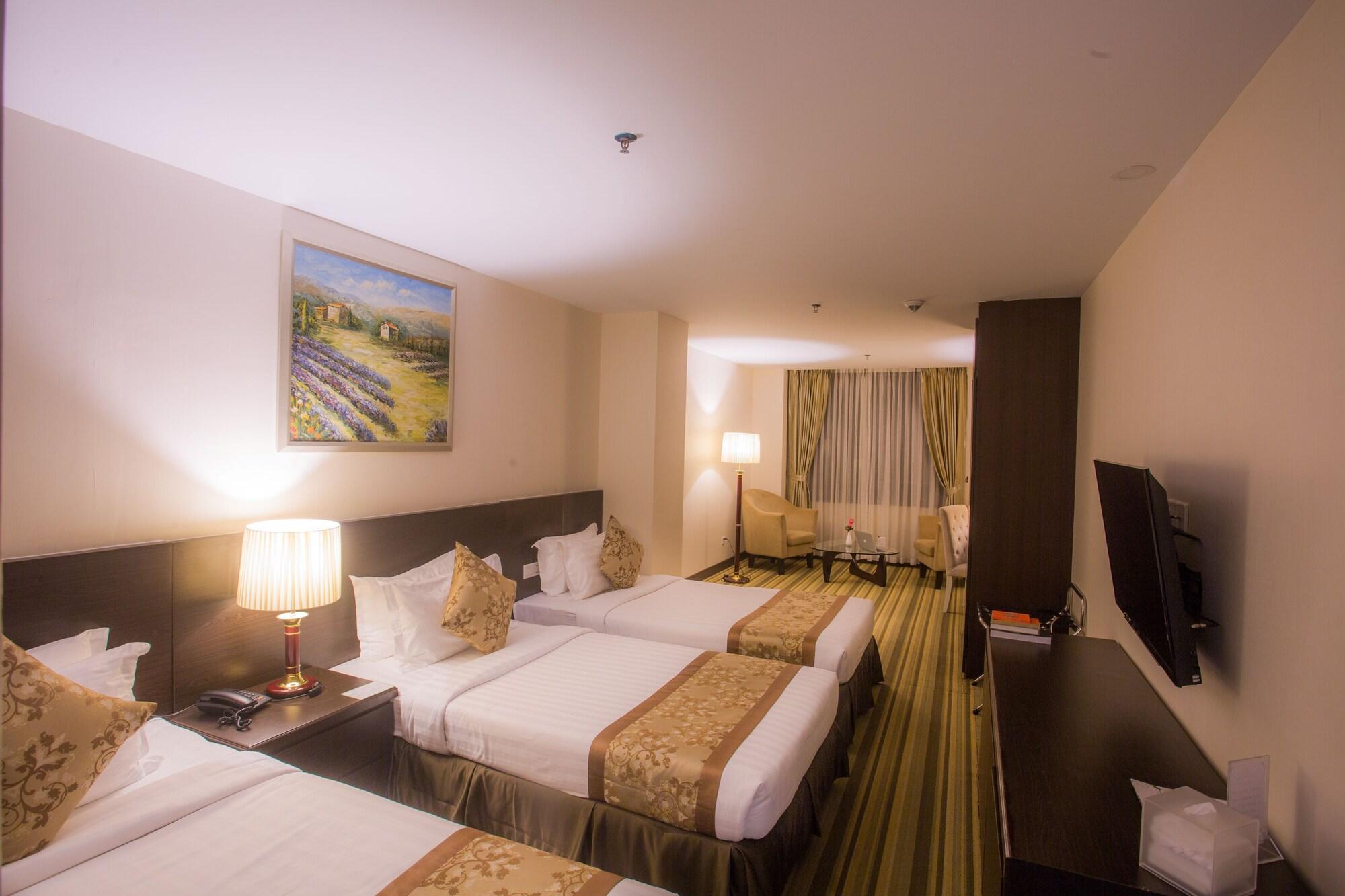 Esperado Lake View Hotel Янгон Экстерьер фото