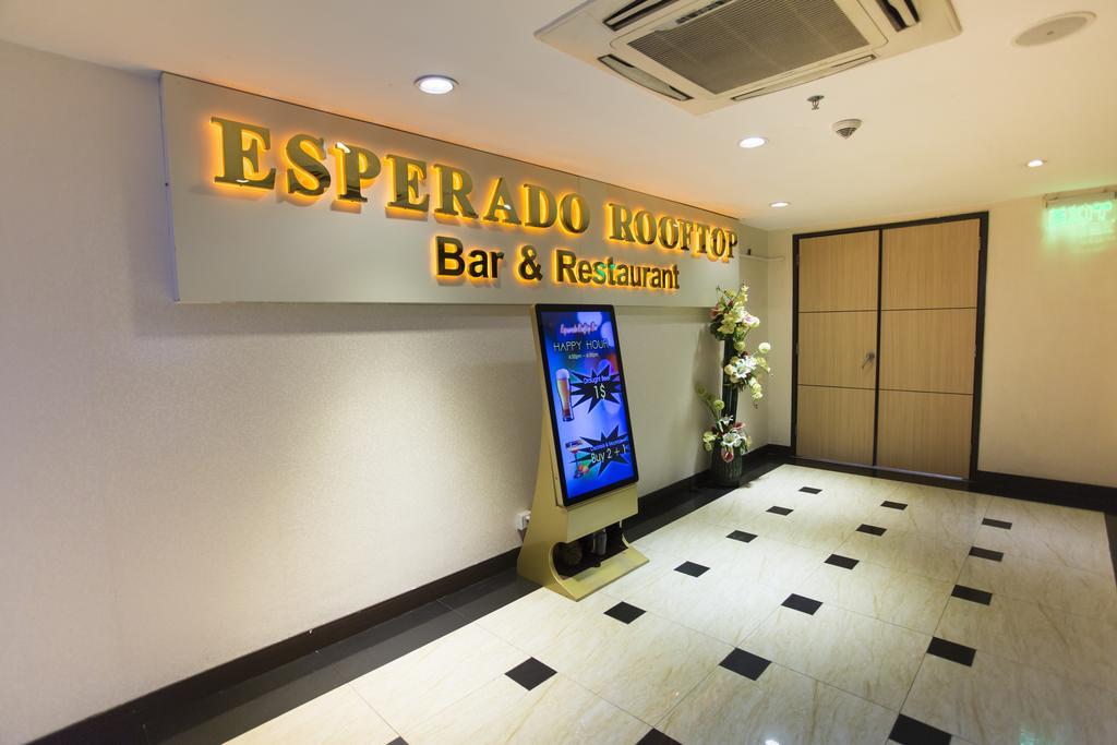 Esperado Lake View Hotel Янгон Экстерьер фото