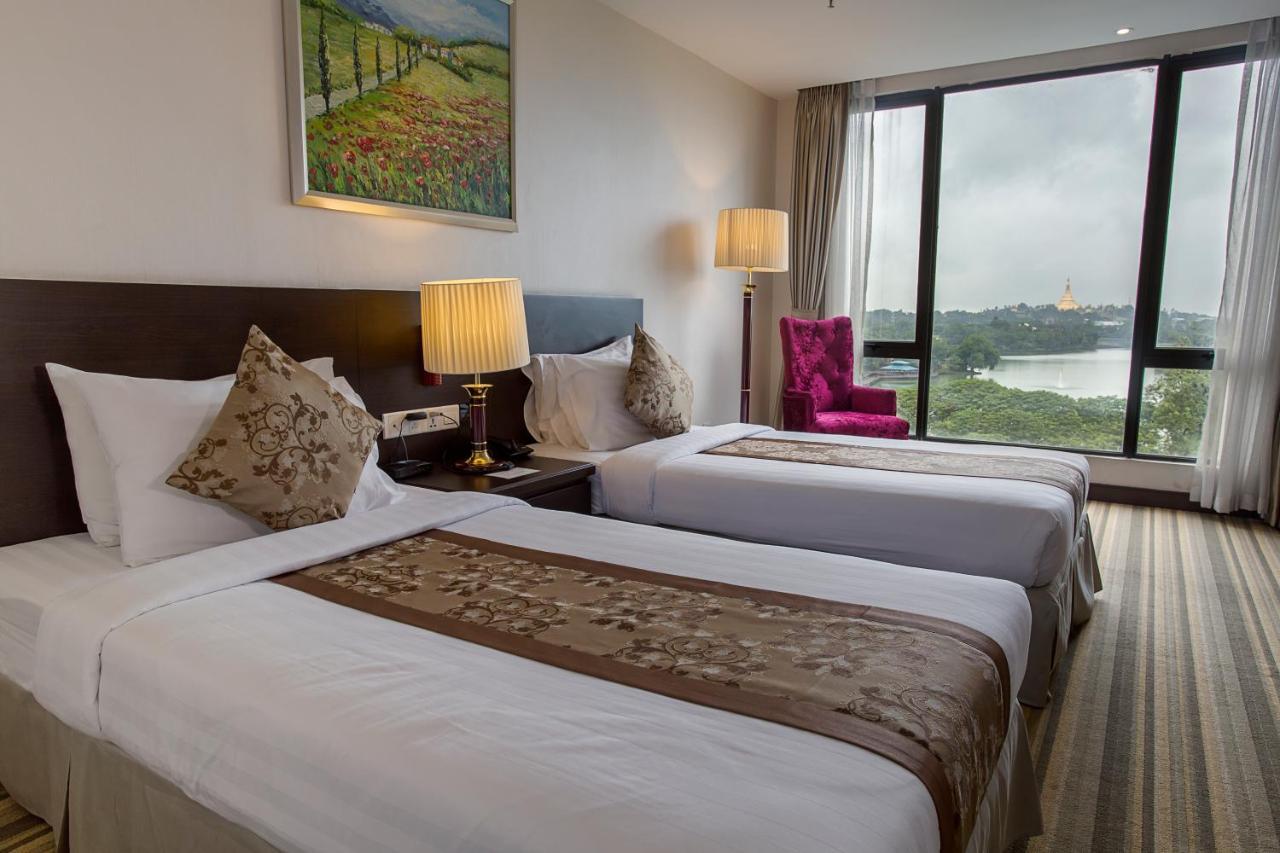 Esperado Lake View Hotel Янгон Экстерьер фото